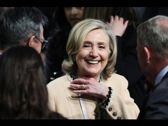 Hillary ribadisce, 'non conoscevo Epstein, voglio che la verit&agrave; venga fuori'