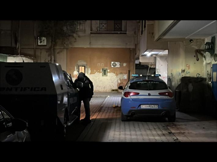 Lite tra giovani a Napoli, due 17enni feriti a colpi di pistola