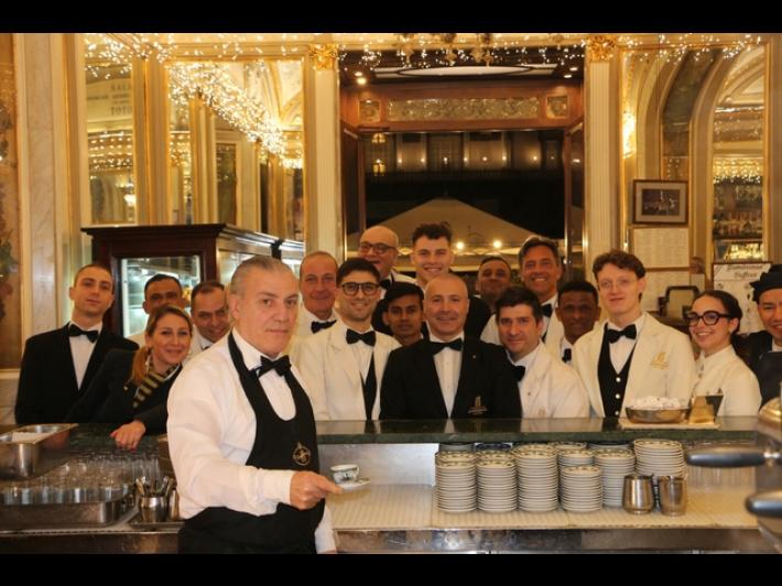 Il suo caff&egrave; a Capi di Stato e al Papa, va in pensione barista del Gambrinus