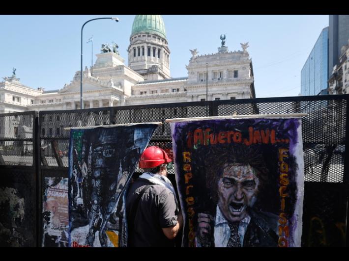 Argentina, approvata la controversa riforma del lavoro di Milei