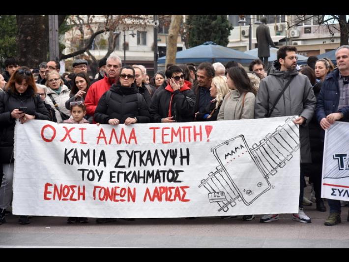 La Grecia ricorda il terzo anniversario dell'incidente ferroviario di Tebi