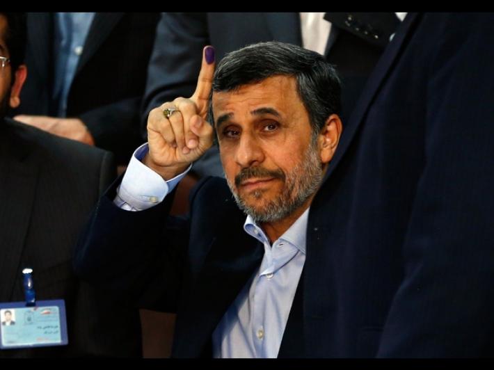 Media, ex presidente Ahmadinejad ucciso nel primo attacco in Iran