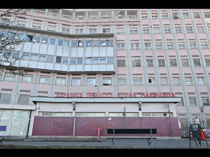 Scontro autobus-auto a Torino, cinque persone in ospedale