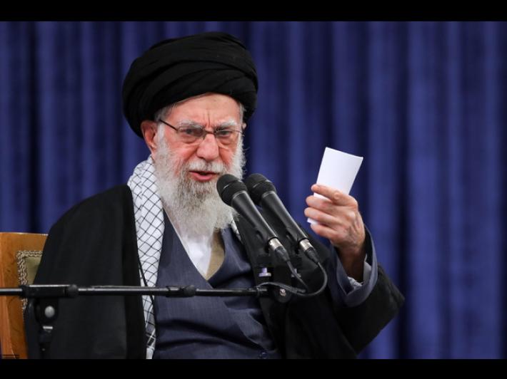 Media iraniani: 'Morti figlia, genero e nipote di Khamenei'