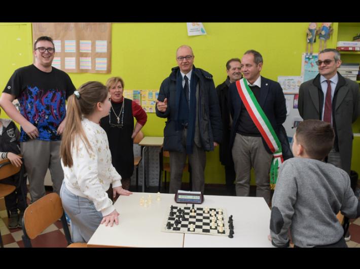 Studenti italiani a Dubai, ministro Valditara in stretto contatto con Maeci