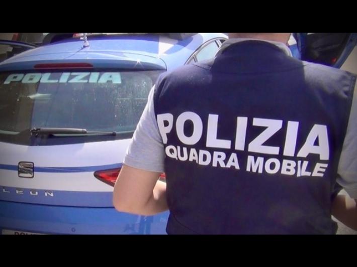 Ragazzino accoltellato su un autobus a Genova, arrestato un minorenne