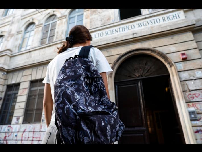 Iscrizioni 2026-2027, oltre la met&agrave; degli studenti sceglie il liceo