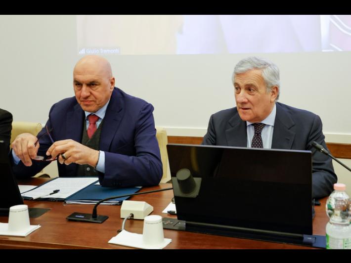 Crosetto, avr&ograve; sbagliato da ministro e mi scuso ma a Dubai c'erano i miei figli