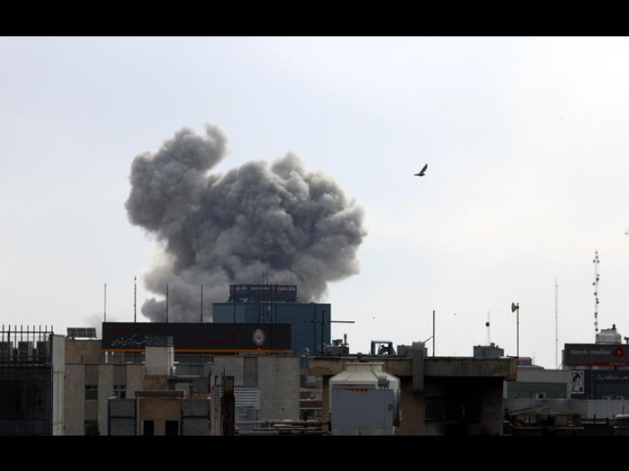 'In 48 ore Israele-Usa hanno sganciato 3.800 bombe sull'Iran'