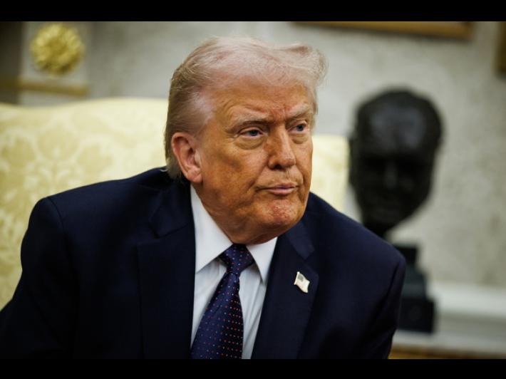 Trump, se necessario Usa scorteranno petroliere nello stretto di Hormuz