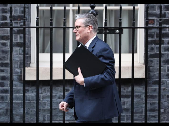 Crollo senza fine per il Labour di Starmer nei sondaggi, volano pacifisti Verdi