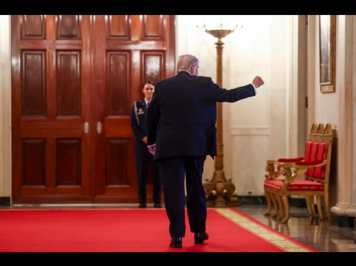 Trump, 'l'Iran vuole parlare ma &egrave; troppo tardi'