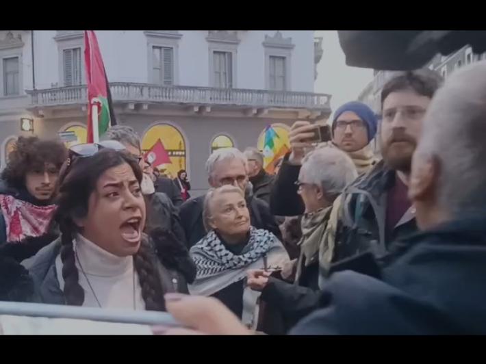 Presidio 'No war' al consolato Usa a Milano, lite fra partecipanti e iraniani