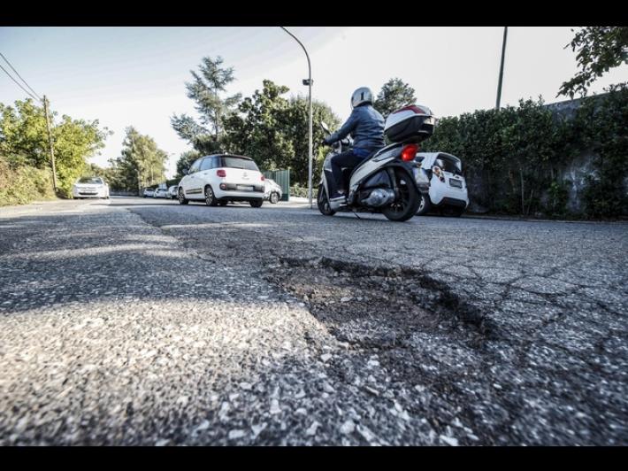 Corruzione in appalti strade a Roma, chiesto processo per 'Mister Asfalto'