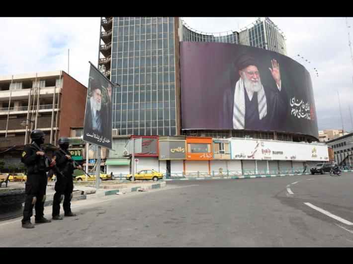 Consigliere Ali Khamenei, 'Iran non negozier&agrave; con gli Usa'