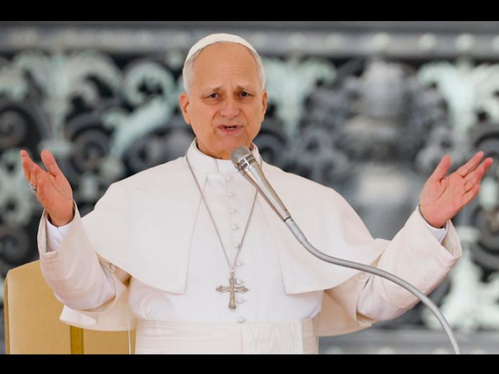 Il Papa, 'imploriamo la pace per il mondo intero'