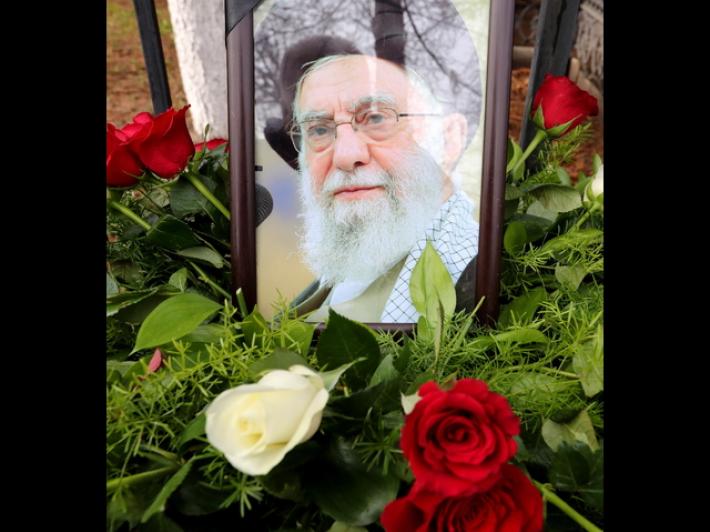 Tv iraniana, rinviati i funerali di Stato di Khamenei previsti per stasera