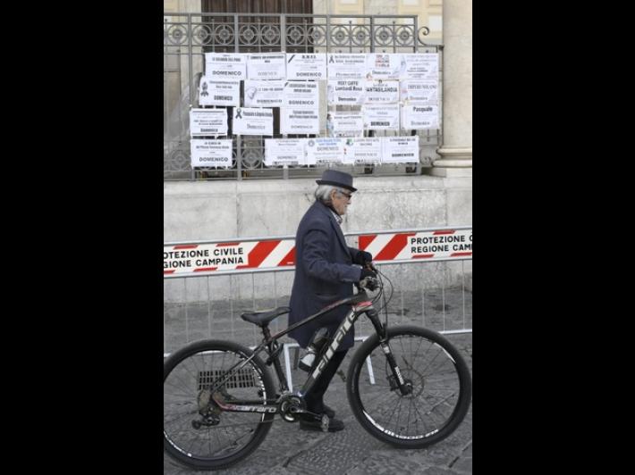 Il feretro di Domenico arrivato in cattedrale a Nola