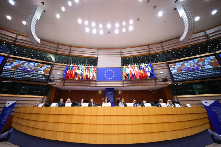 Asse Ppe-Ecr-Patrioti boccia dibattito al Pe su Sanchez-Trump