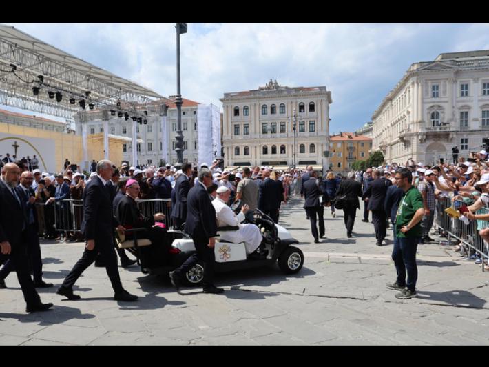 Pistola nel trolley prima di arrivo Papa, 'giunti in 4 in taxi alla Stazione'