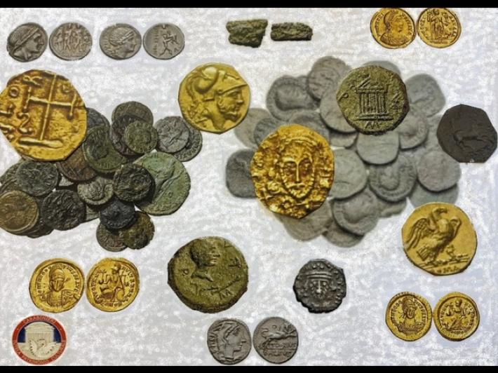 Traffico internazionale monete antiche, 7 indagati tra Sassari e Bologna