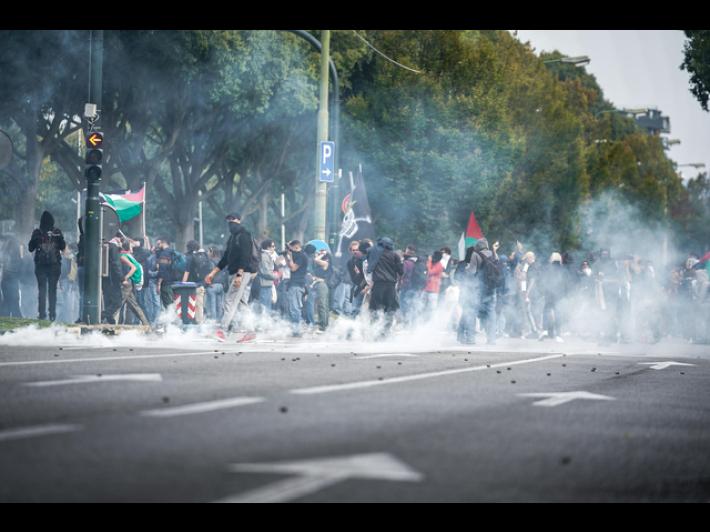 Colpito da lacrimogeno durante corteo a Torino, chiesta archiviazione