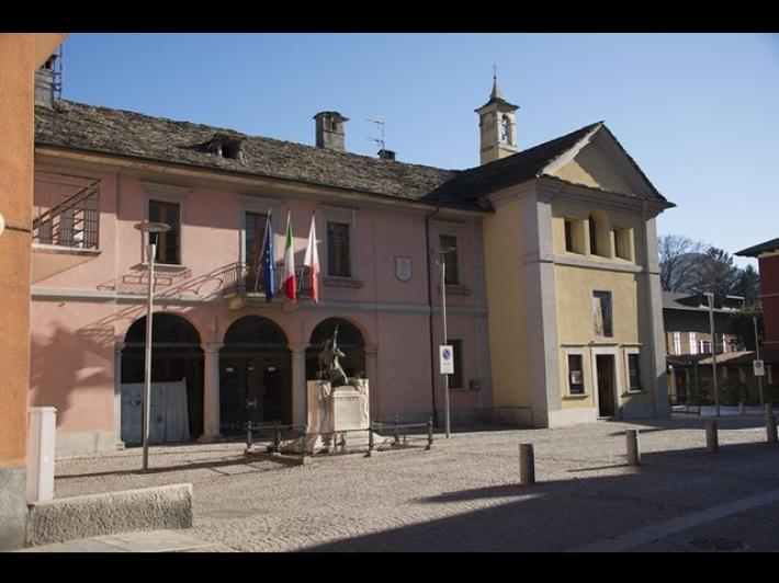 Uccise il figlio che aggrediva la madre, giudici in camera di consiglio