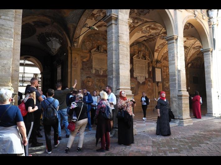 Airbnb, 53 miliardi contributo al Pil europeo grazie ad arrivi sulla piattaforma 2025