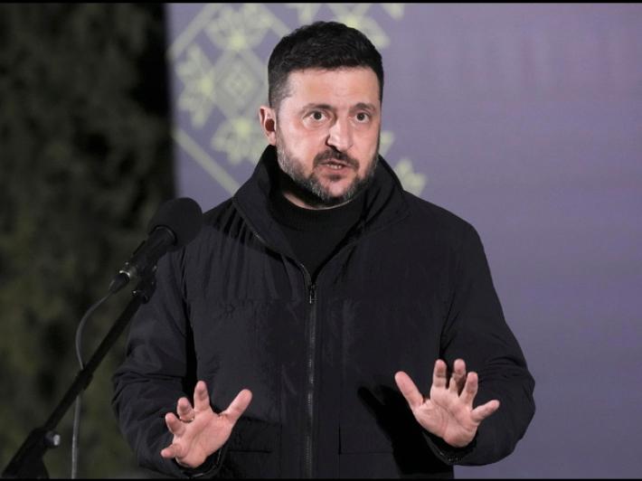 Zelensky nel Donetsk vicino al fronte, 'russi preparano offensiva di primavera'