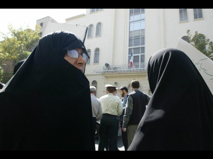 La Lega presenta ddl "per liberare donne da velo imposto"