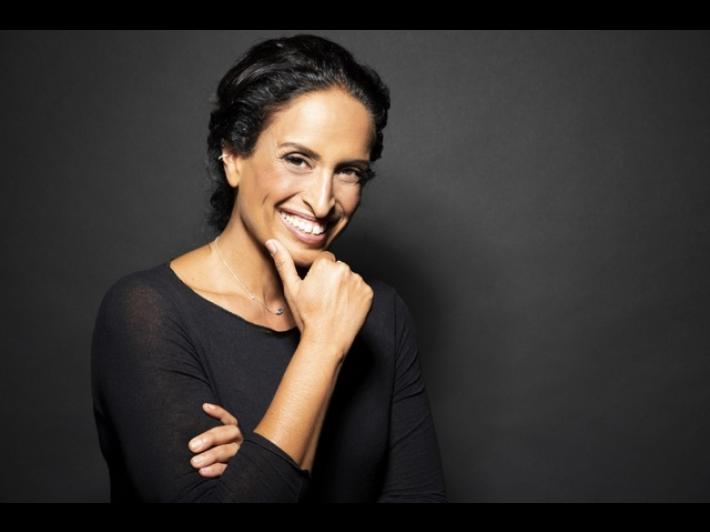 La cantante israeliana Noa bloccata a Firenze canta in chiesa