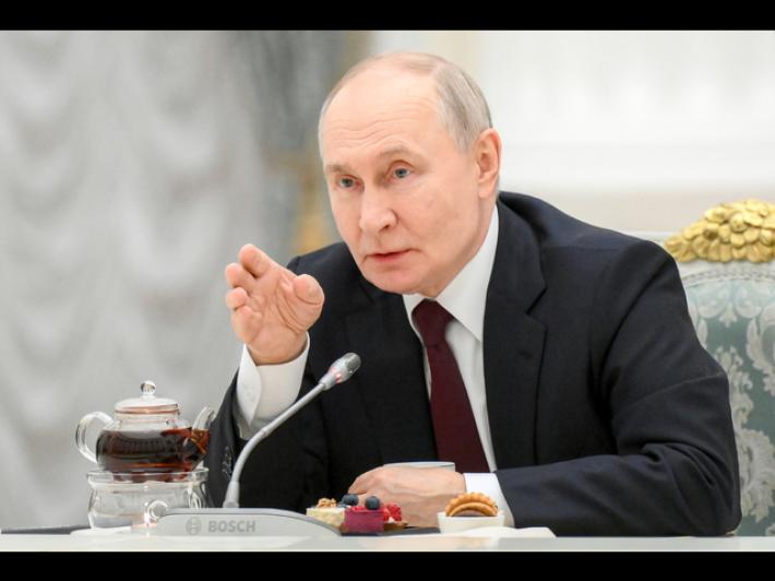 Putin, 'pronti a cooperare con europei per stabilizzare il mercato energetico'