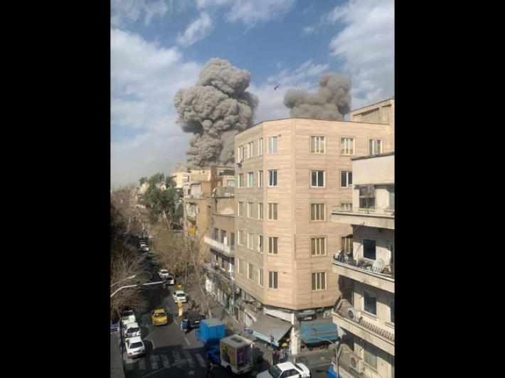 Nuovi attacchi da Usa e Israele su Teheran