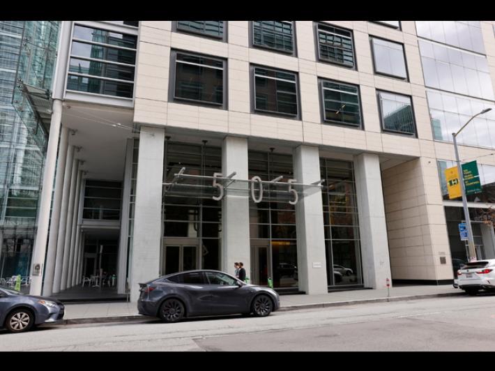 Anthropic fa causa al Pentagono dopo controversia su IA