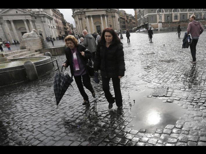 Persiste l'alternanza di sole e piogge con temperature miti