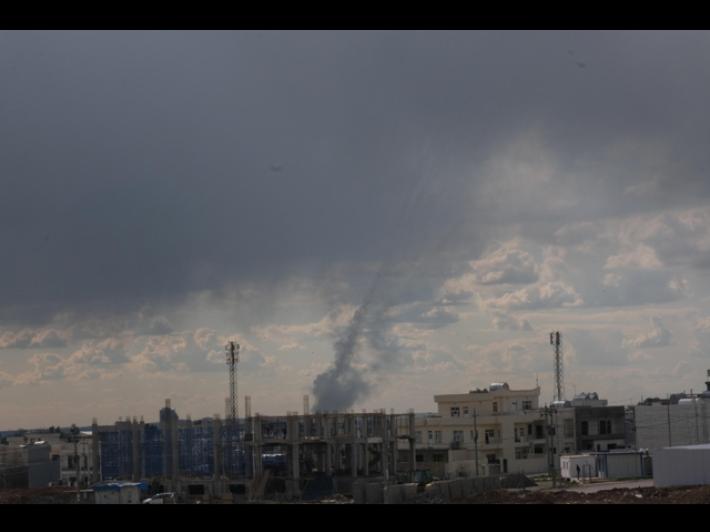 Nuova ondata attacchi Iran nel Golfo, missili su base Usa in Iraq