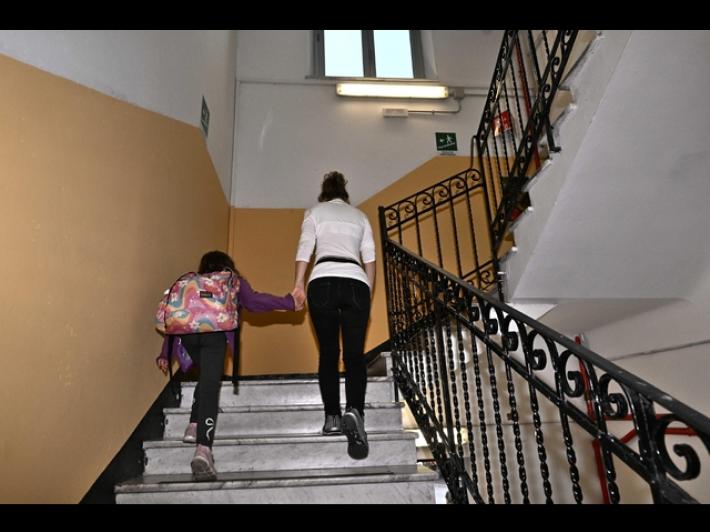 'Commessa madre single discriminata nei turni', condannata Karl Lagerfeld