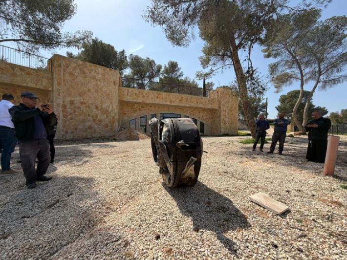 Frammenti di missile su scuola elementare della Custodia a Gerusalemme