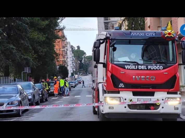 Fuga di gas in un'azienda nel Bresciano, cinque lavoratori intossicati