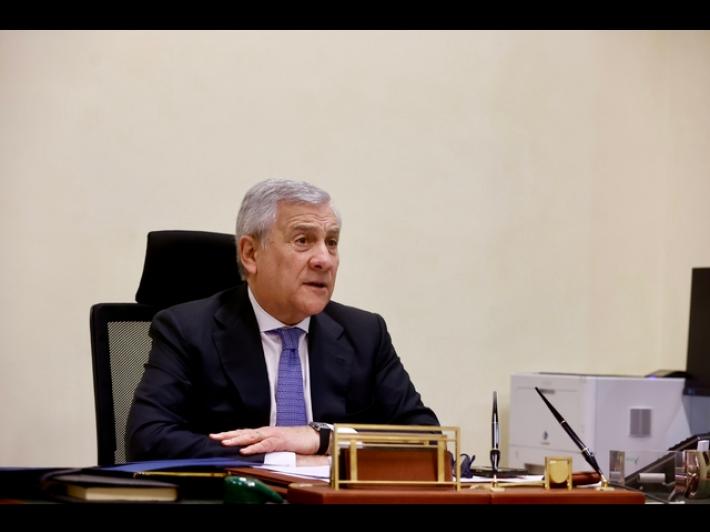 Tajani, le sanzioni a Mosca vanno assolutamente mantenute