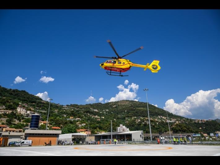 Scontro tra 4 auto nel Bergamasco, due morti e diversi feriti