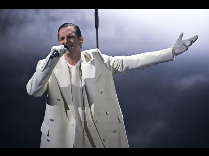 Achille Lauro al Niguarda dai feriti di Crans-Montana