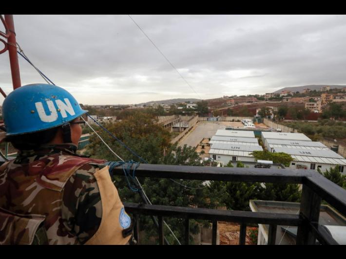 Detriti di razzi su base italiana Unifil in Libano