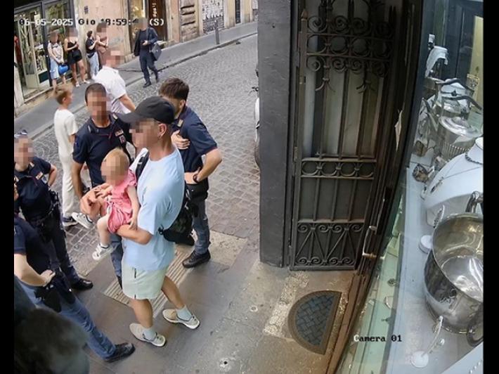 Femminicidi di Villa Pamphili, testi 'corpo bimba sembrava un bambolotto'