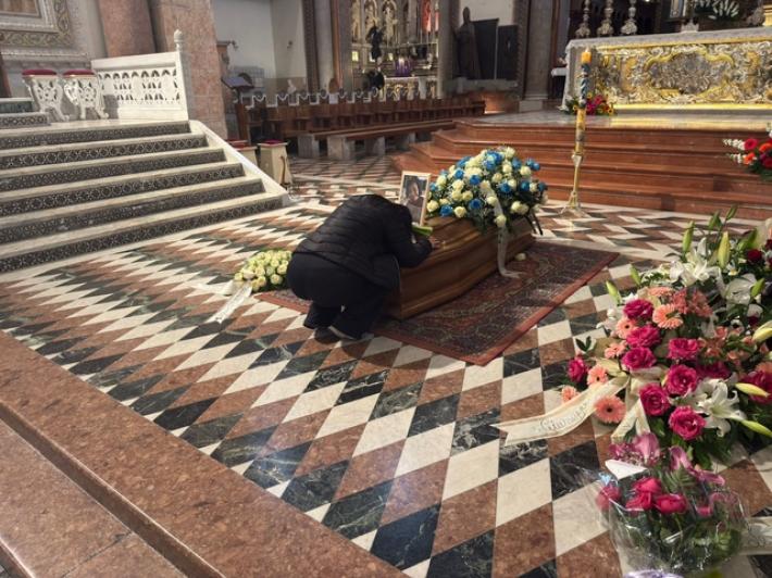Duomo gremito per i funerali di Daniela Zinnanti uccisa a Messina