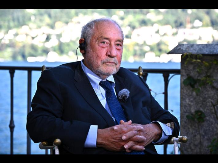 Stiglitz, 'shock petrolio, uno dei peggiori eventi per la democrazia'