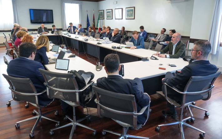 Comunicato Stampa: Terza commissione d&agrave; via libera alla manovra di bilancio