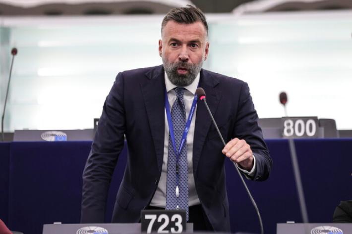 Bocciato al Pe report di Zan. Ppe e destre contro paragrato su famiglie Lgbt