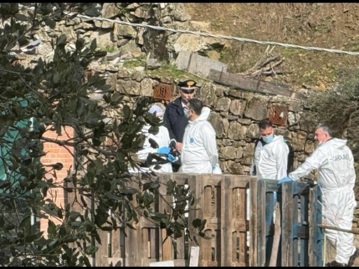 Bimba morta: repertate tracce di sangue nell'auto della madre