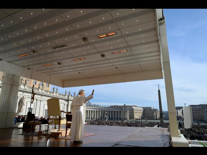 Il Papa ai cristiani del Medio Oriente, 'siate strumenti di pace'